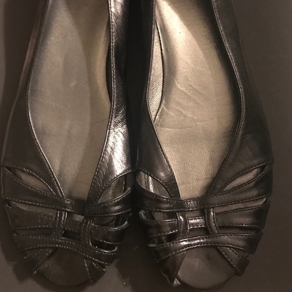 Stuart Weitzman Shoes - Stuart Weitzman Black Leather Open-Toe Flats